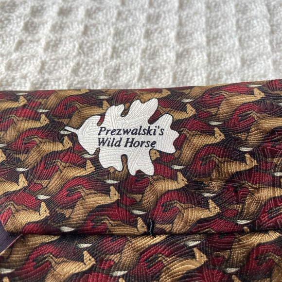 The Nature Conservancy Mens Prezwalski’s Wild Horse Print 100% Silk Tie - Picture 5 of 5